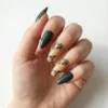 Faux ongles press-on vert sapin ou Press-on nails Emerald Forest