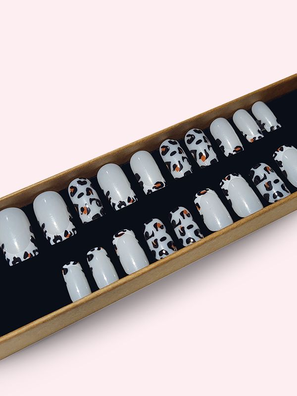 Faux ongles press-on Neige Léopard