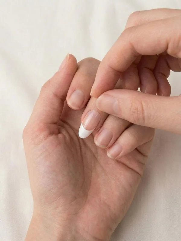 Poser une capsule Press-On Nails NailsCaps