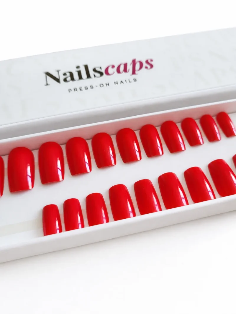 Rouge Intense, faux ongles press-on rouges brillants unis en forme carrée élégante