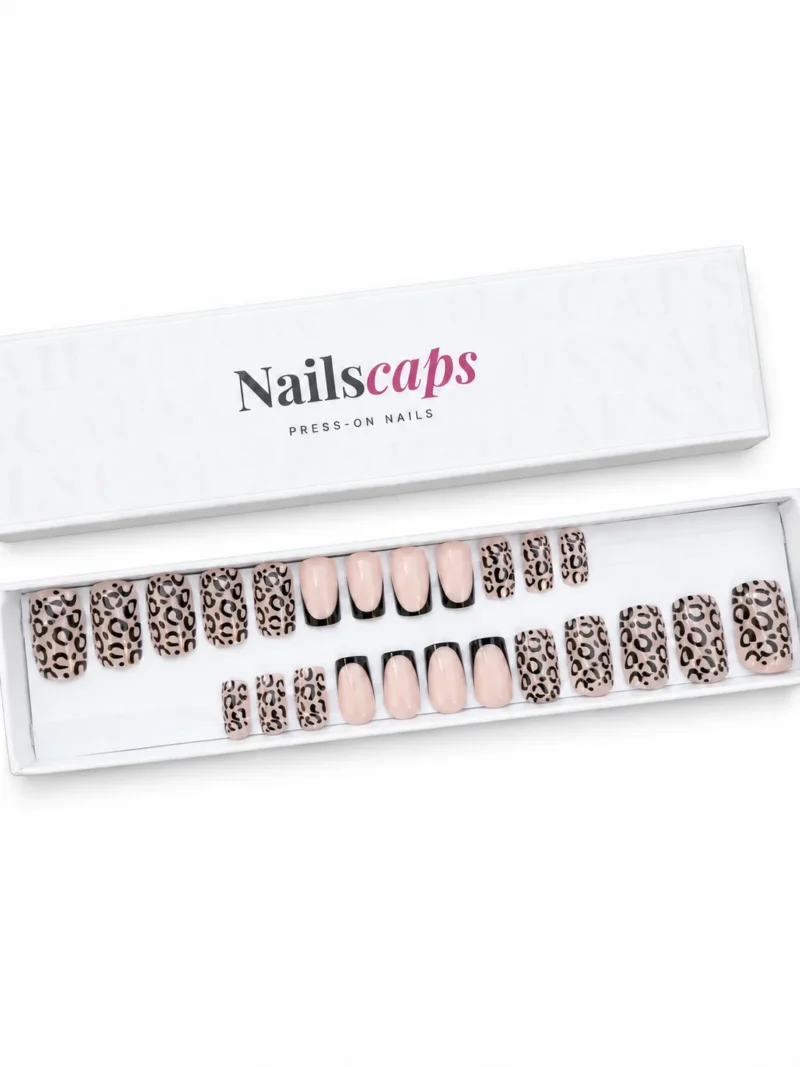 Léo Nude faux ongles léopard nude et noirs NailsCaps