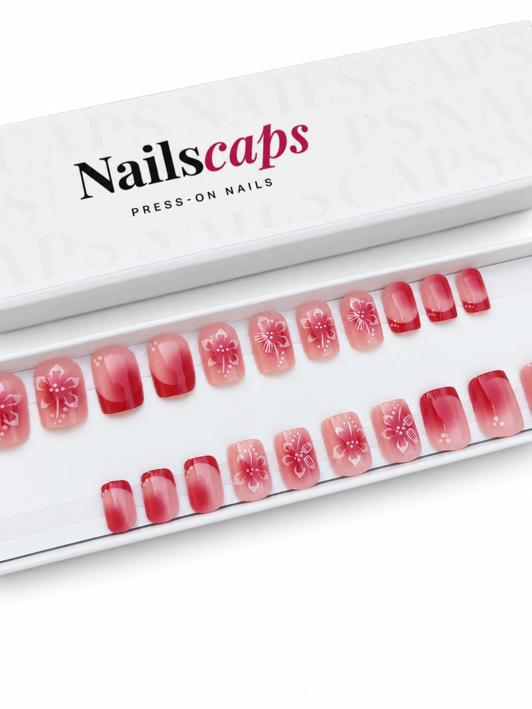 aux ongles fleurs rouges et French rouge forme carrée